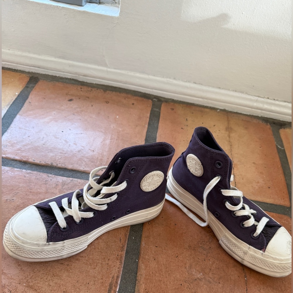 Converse Women’s Navy High-Top Chucks